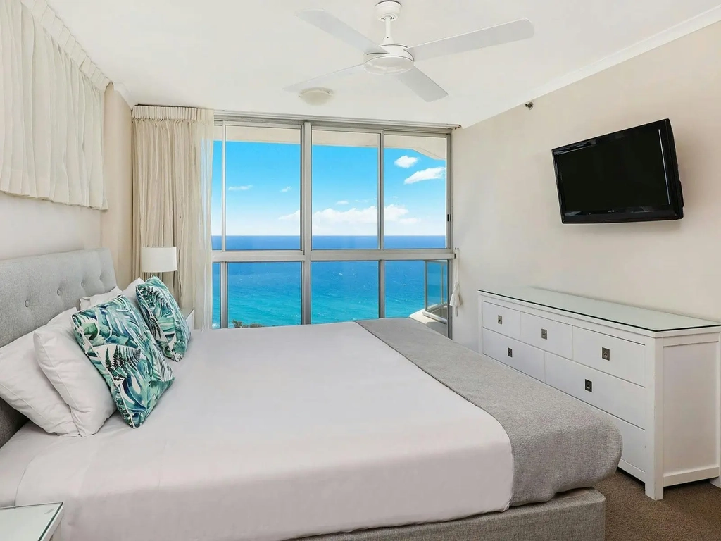 Superior 3 Bedroom Ocean View Apartment