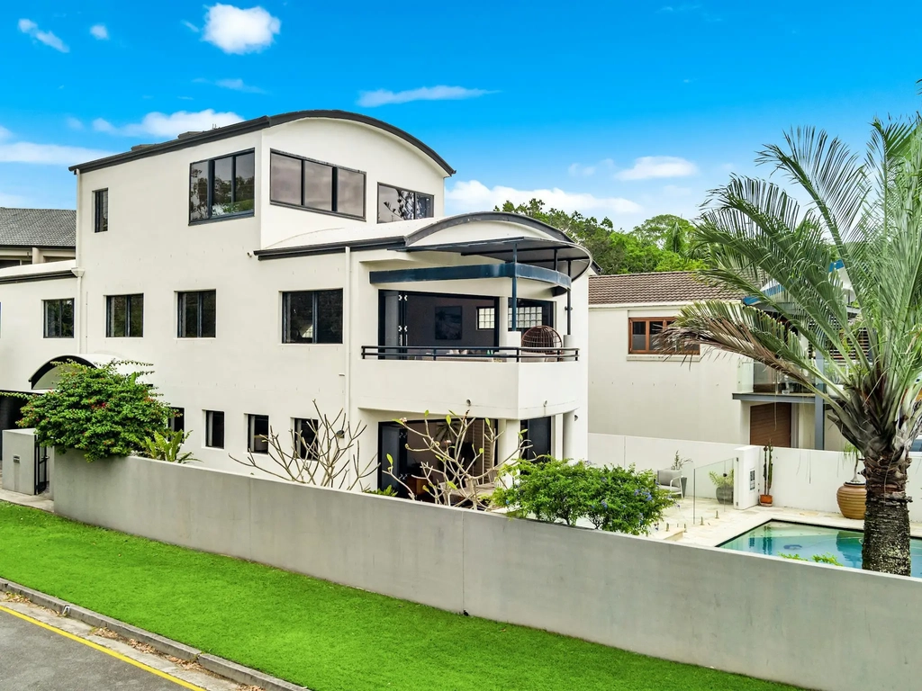 External Building photo of currumbin holiday home