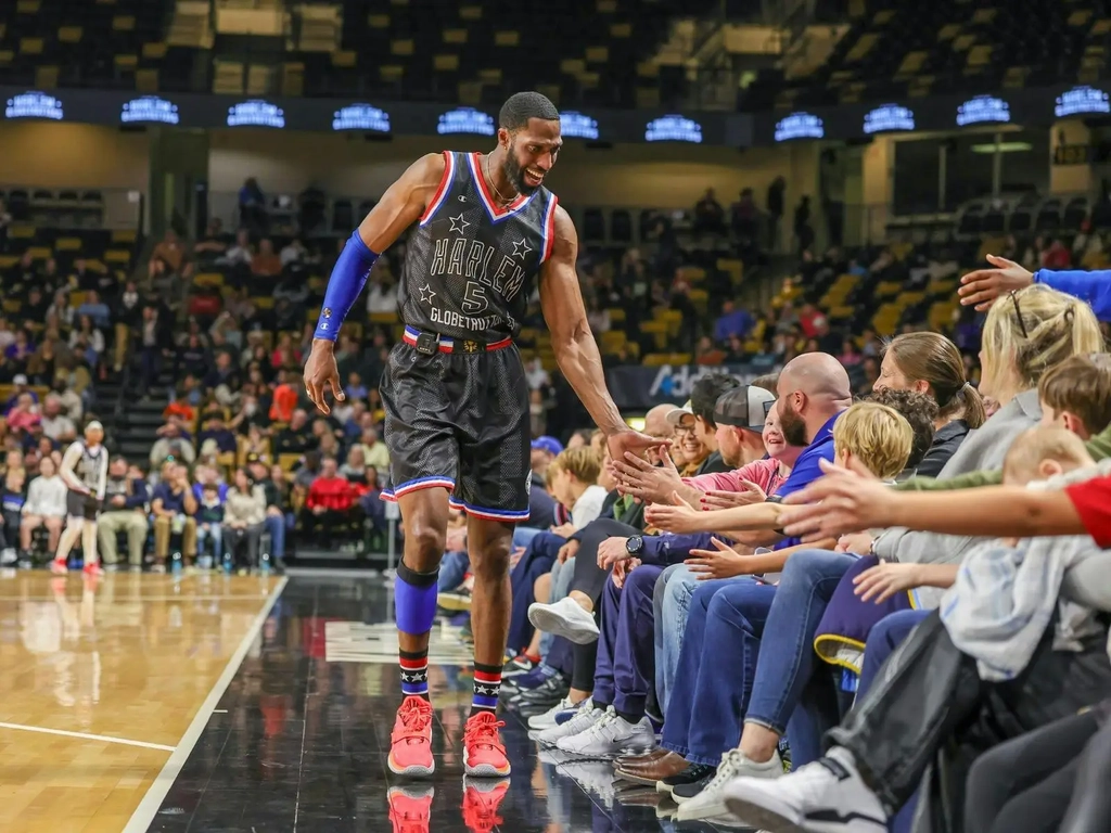 Harlem Globetrotters 100 Year Tour - Gold Coast Image 5