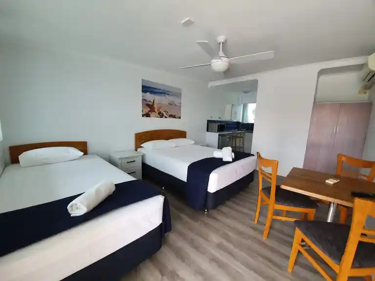 Twin room with kitchenette/Bathroom