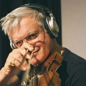 George Washingmachine - Knuckle Busting Violinist Image 1