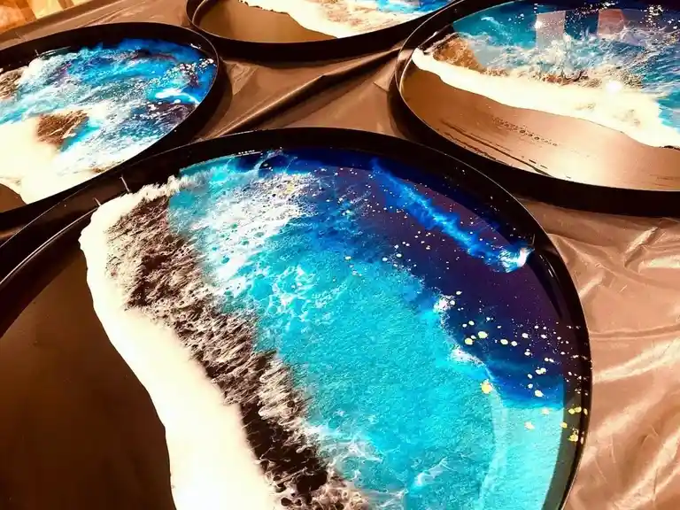 Learn to resin 2 sandwich boards or a side table- Broadbeach Sip 'n' Dip Image 5