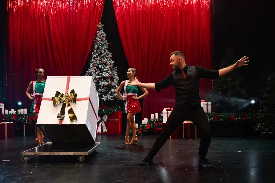The Greatest Christmas Show Image 1