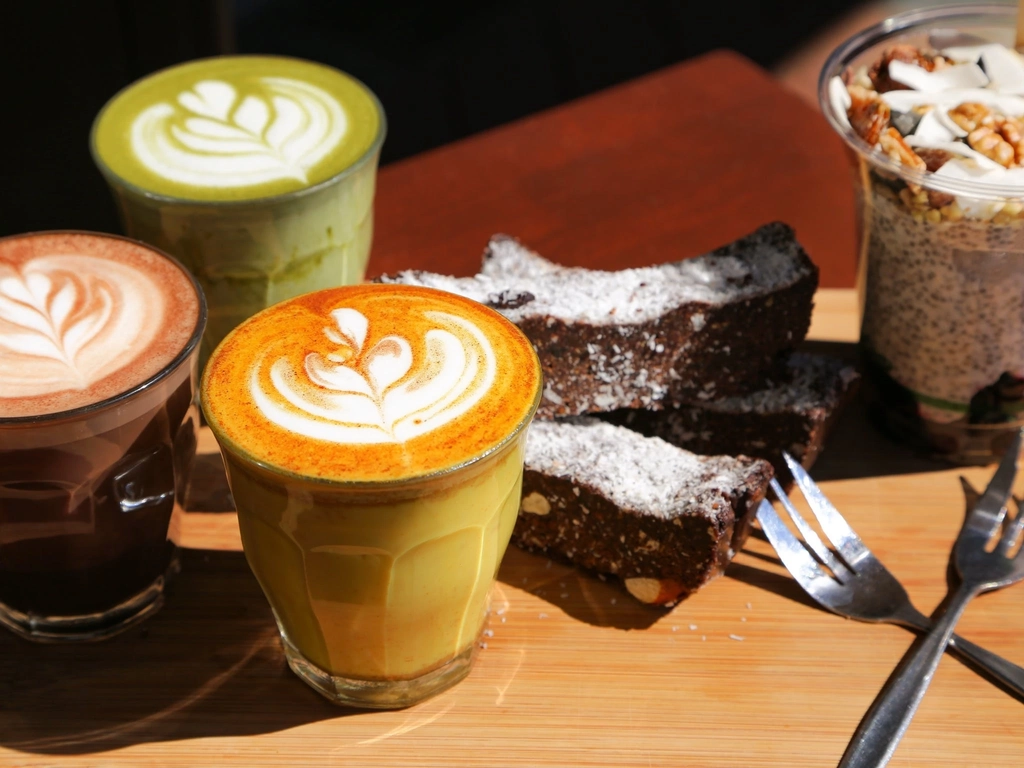 Delicious latte options - Matcha, Chai, and Tumeric. House made breakfast snacks as well.