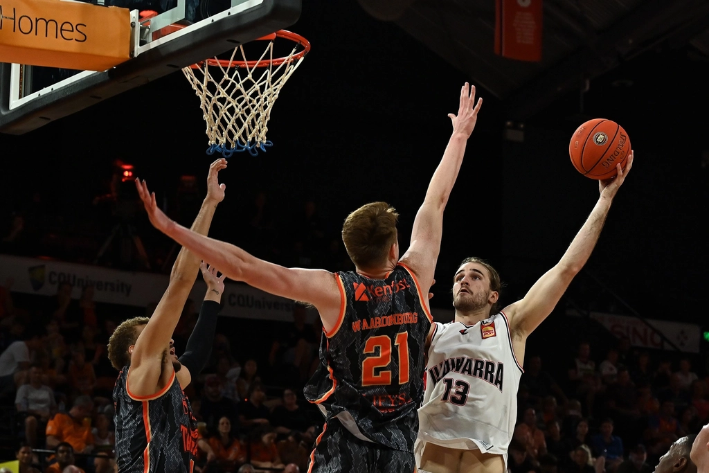 Illawarra Hawks vs Cairns Taipans  - NBL Blitz  - Gold Coast Image 3