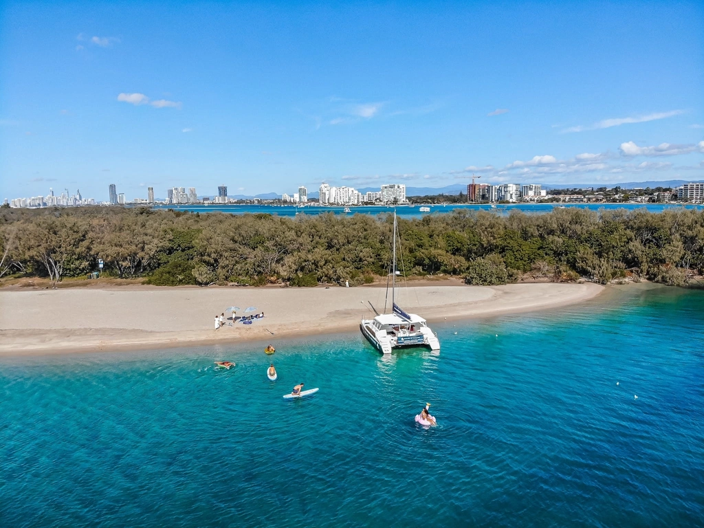 Boat Charter to Wavebreak Island