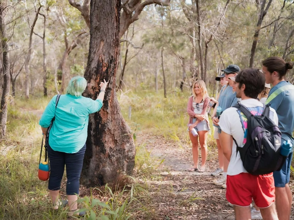 Guide showing native fauna