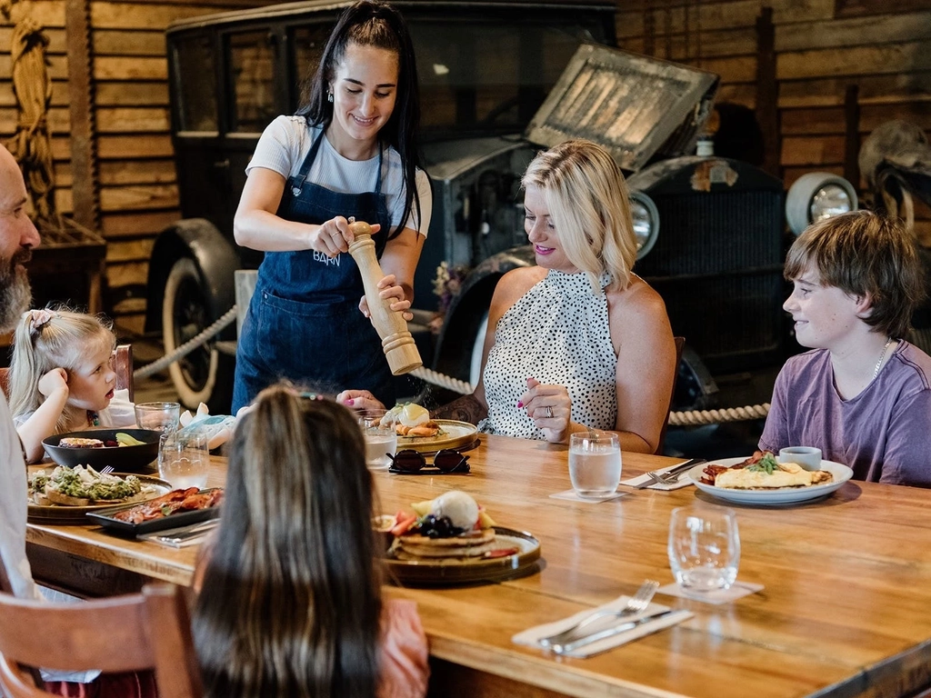 Family enjoys breakfast at Stanleys