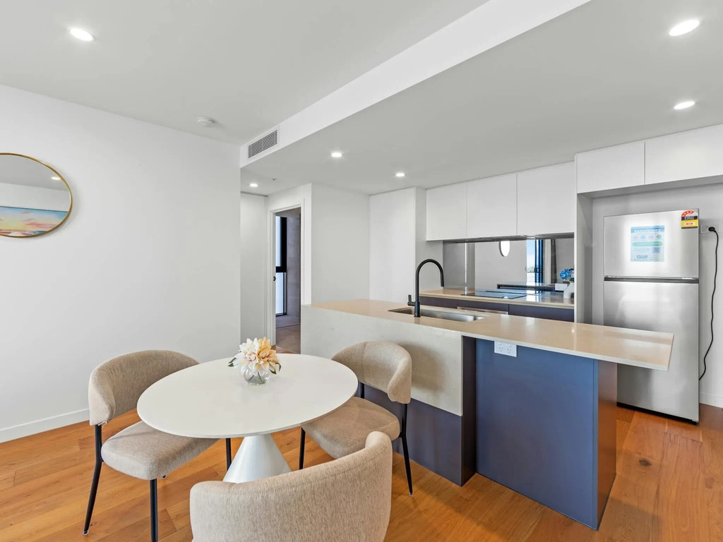 2 Bedroom Living