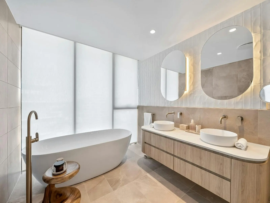 3 Bedroom unit in Burleigh - Bathroom