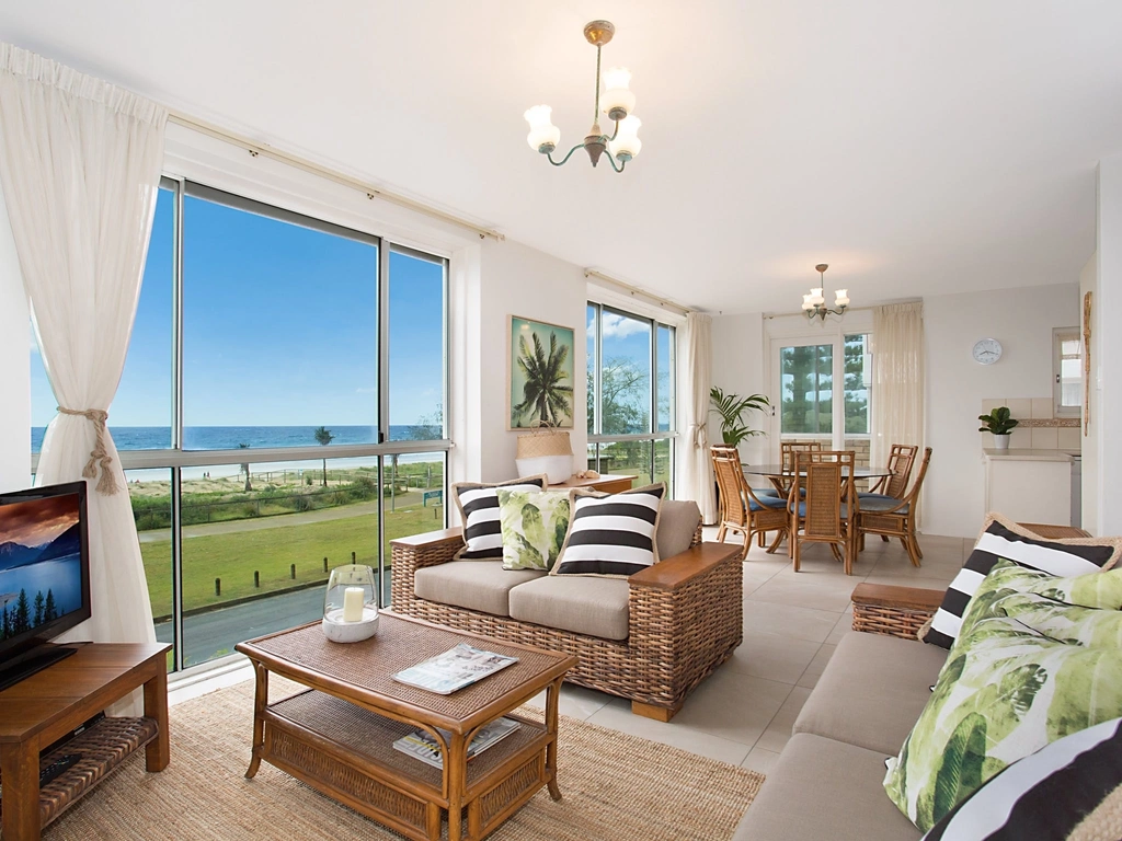 King Tide - Broadbeach - Living Area