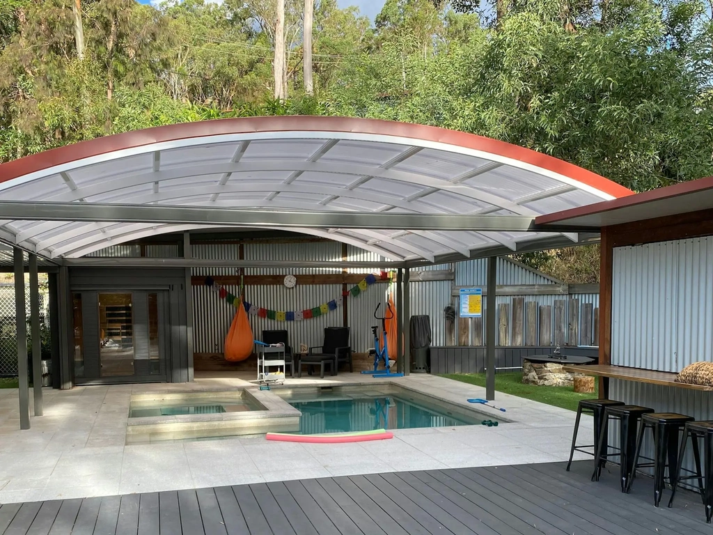 Pool, sauna, spa, outdoor kitchen, bathroom