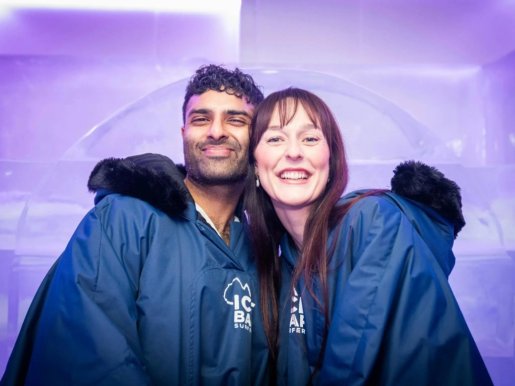 IceBar Surfers