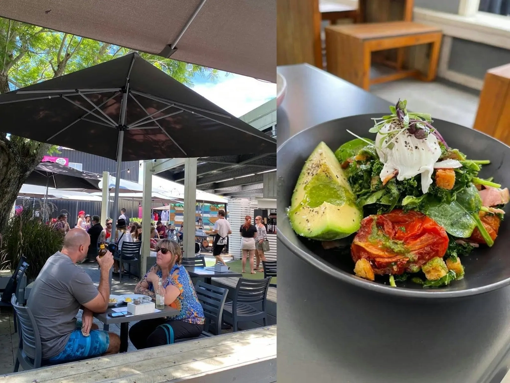 Cafes at Carrara Markets