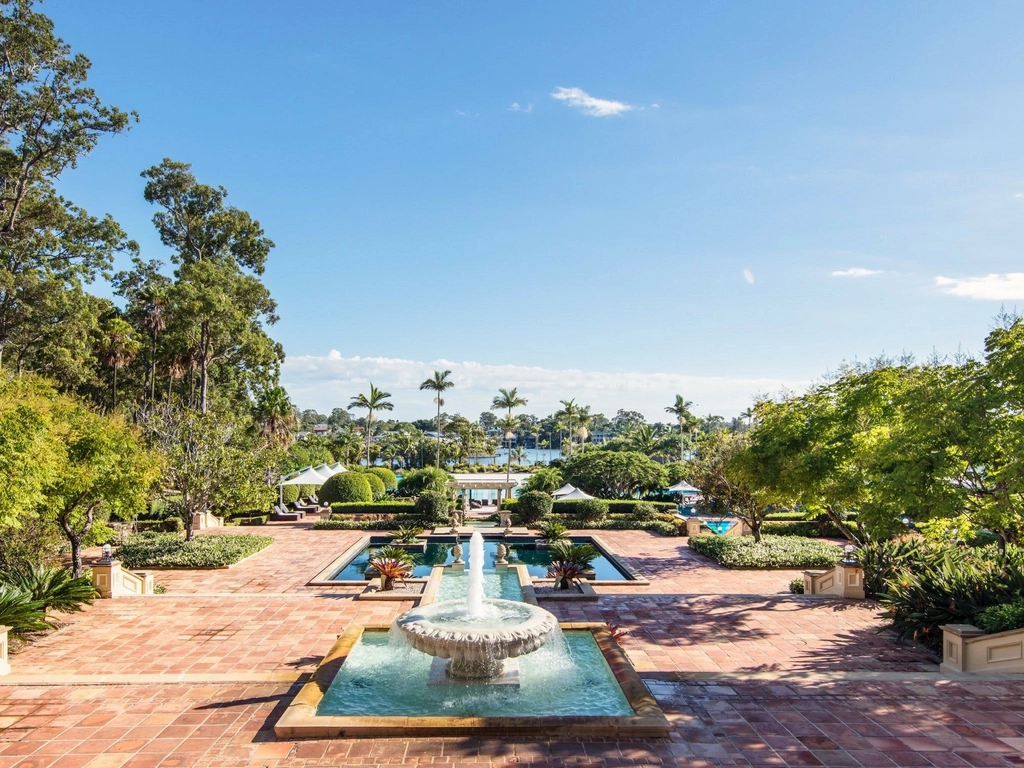 InterContinental Sanctuary Cove Resort Fountain Terrace