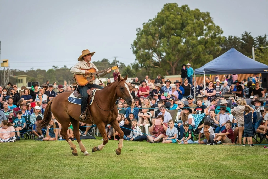 Tom Curtain's Here's to You Tour - Boonah Image 9