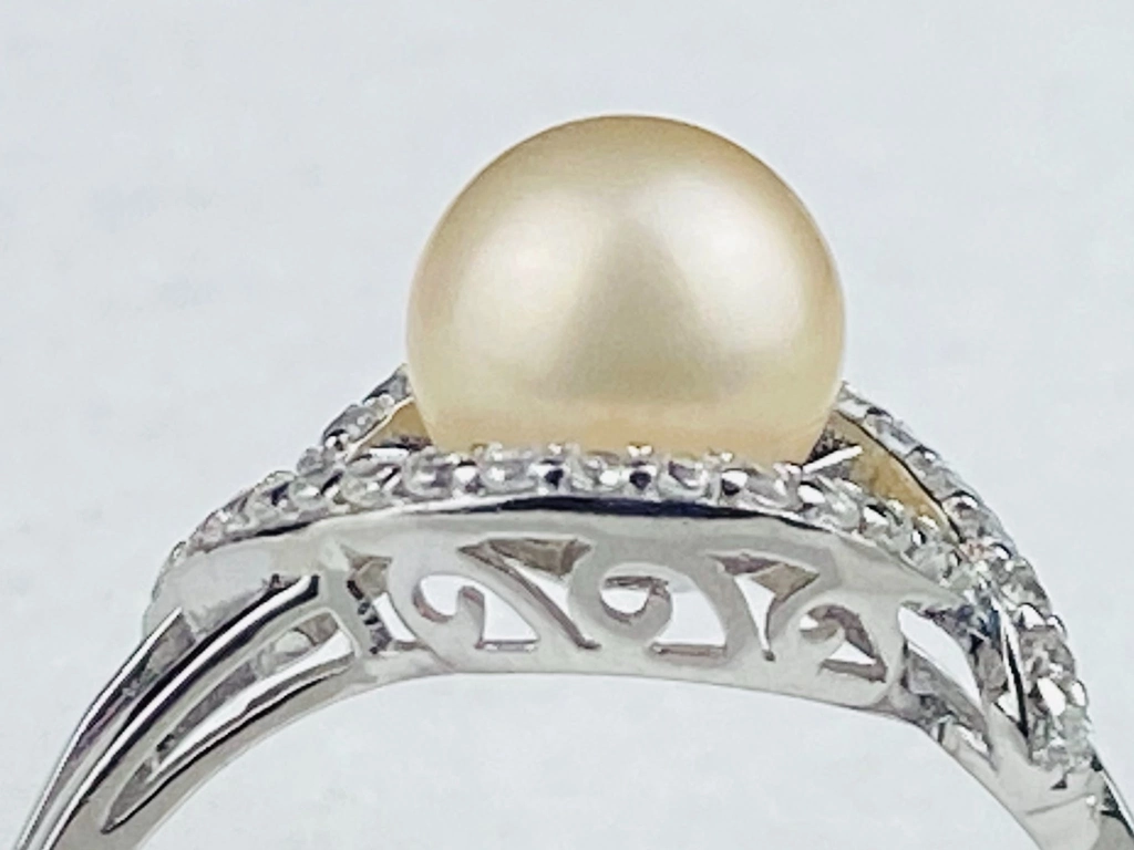 Jewellery is set in 30minute ready to take home