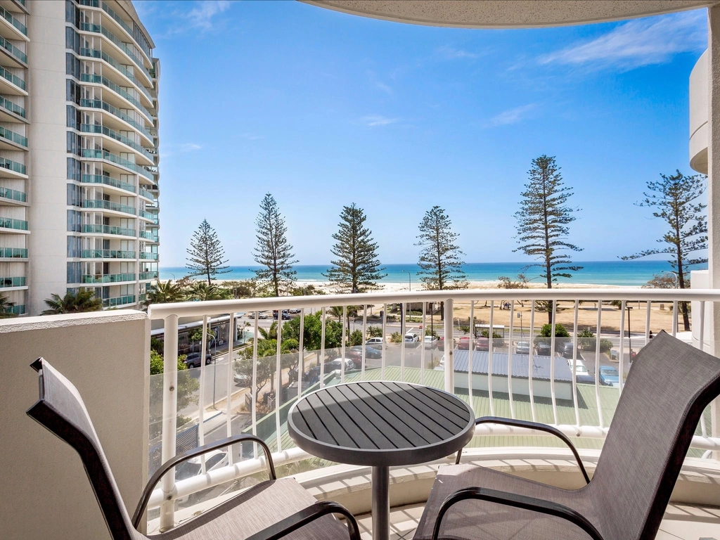 Kirra Beach Apartments