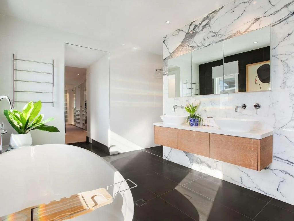 Master Ensuite