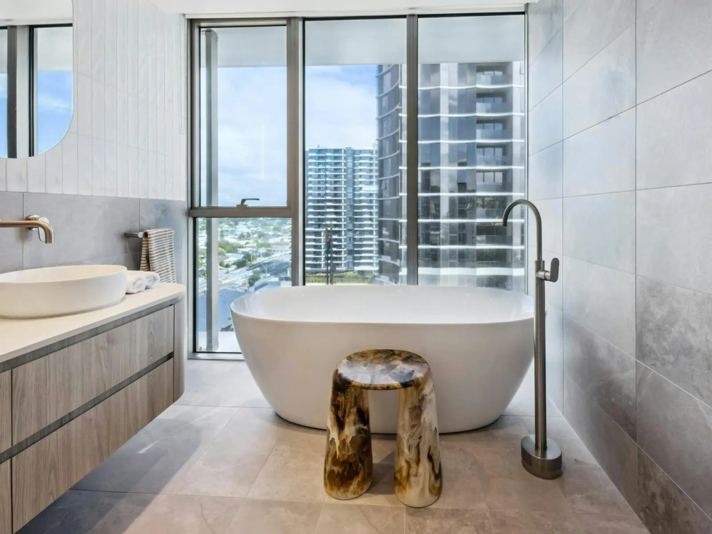 3 Bedroom unit in Burleigh - Master ensuite