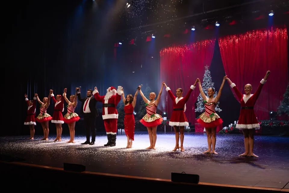 The Greatest Christmas Show Image 6