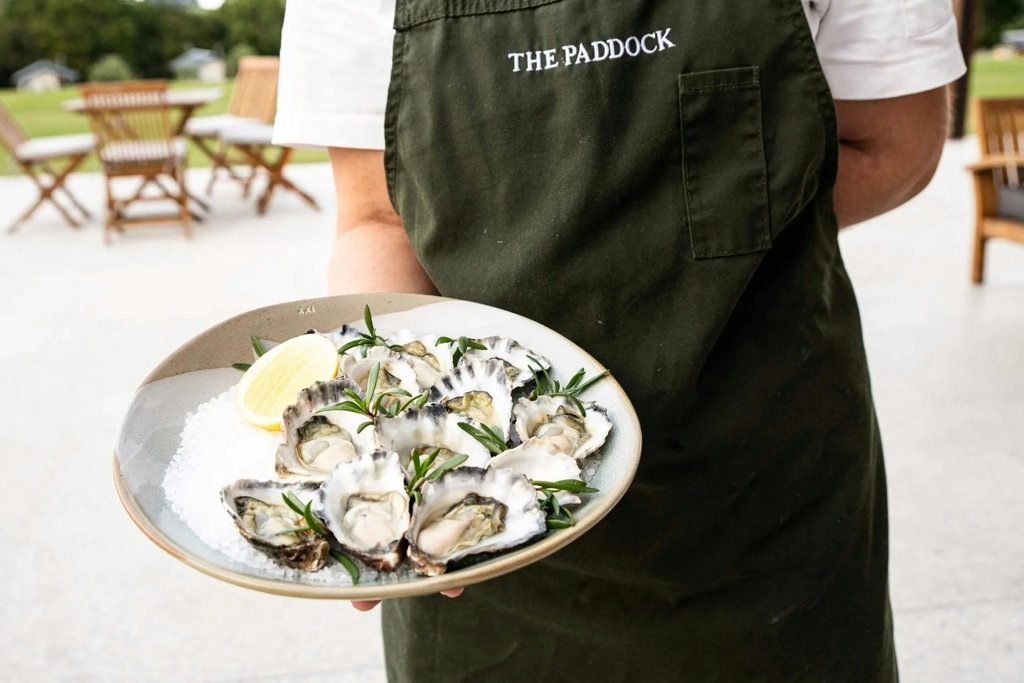 Chablis & Sea at The Paddock at Beechmont Estate Image 1