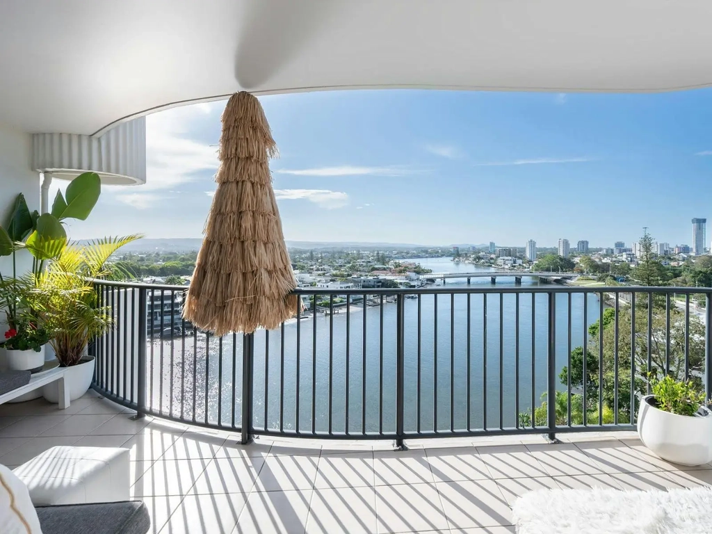 2 bedroom unit in Surfers Paradise - Balcony view