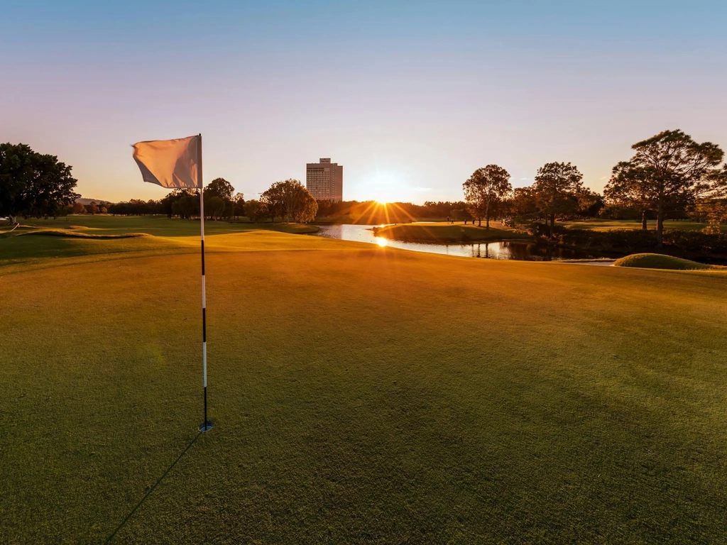Royal Pines Golf Course