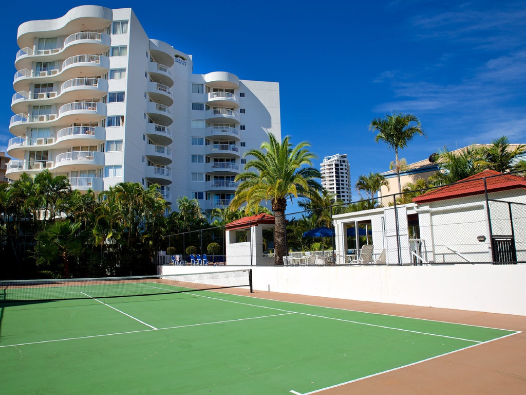 Onsite Tennis Court - Rackets and balls available at reception