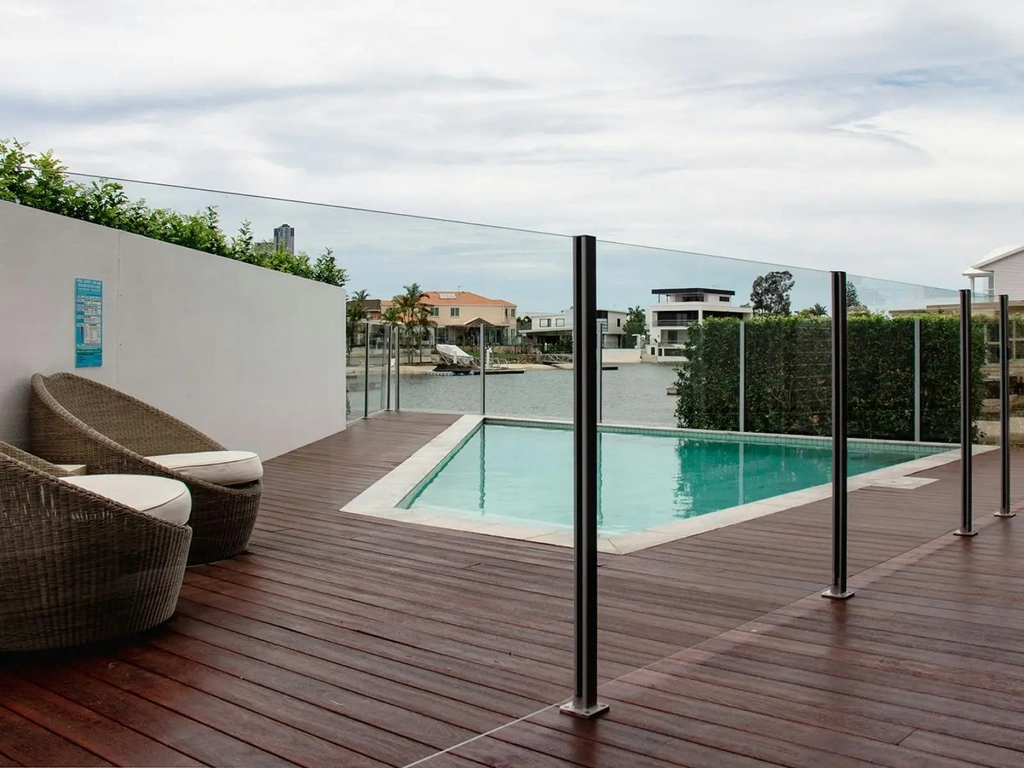 Five Bedroom home in Broadbeach - Pool