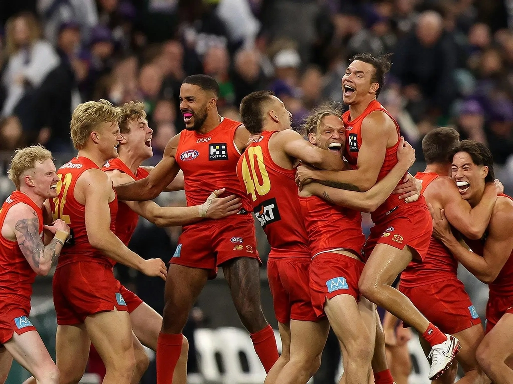 AFL Round 15: Gold Coast SUNS v Hawthorn Hawks Image 1