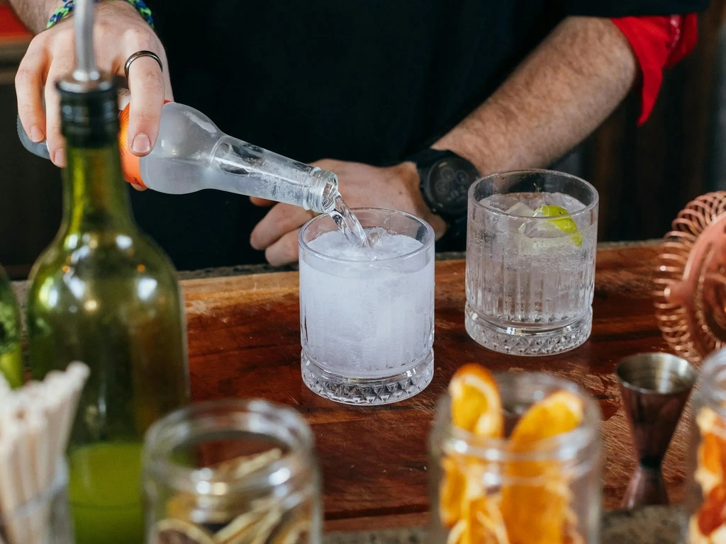 Pouring a classic gin & tonic at Granddad Jack's Craft Distillery