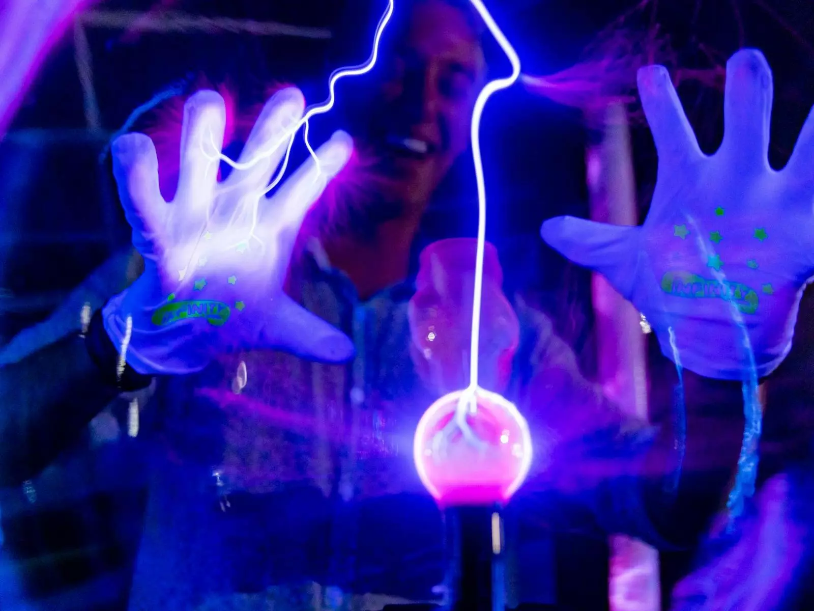 Infinity Attraction | Experience Gold Coast