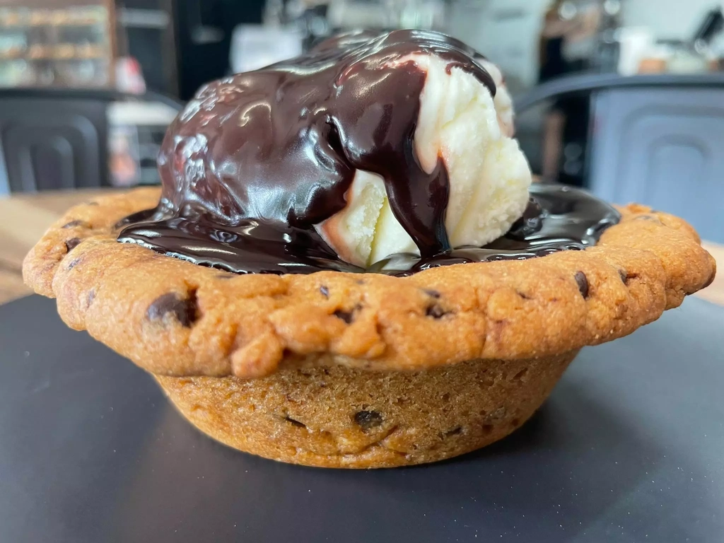 Warm Cookie Bowls with Icecream & sauce