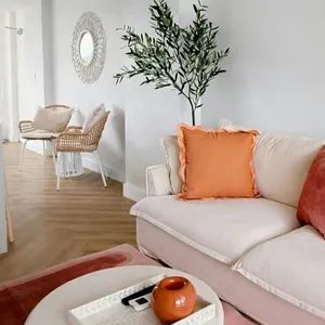 2 bedroom unit in Burleigh -  lounge