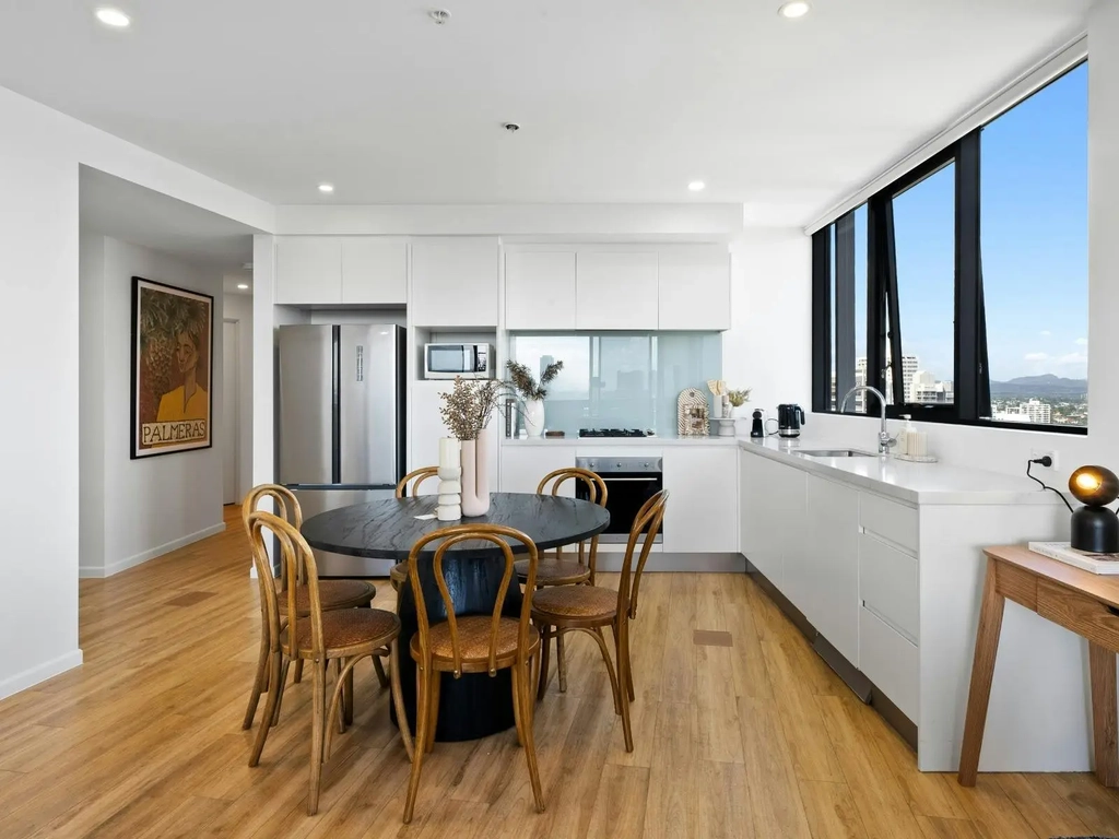 Kitchen dining