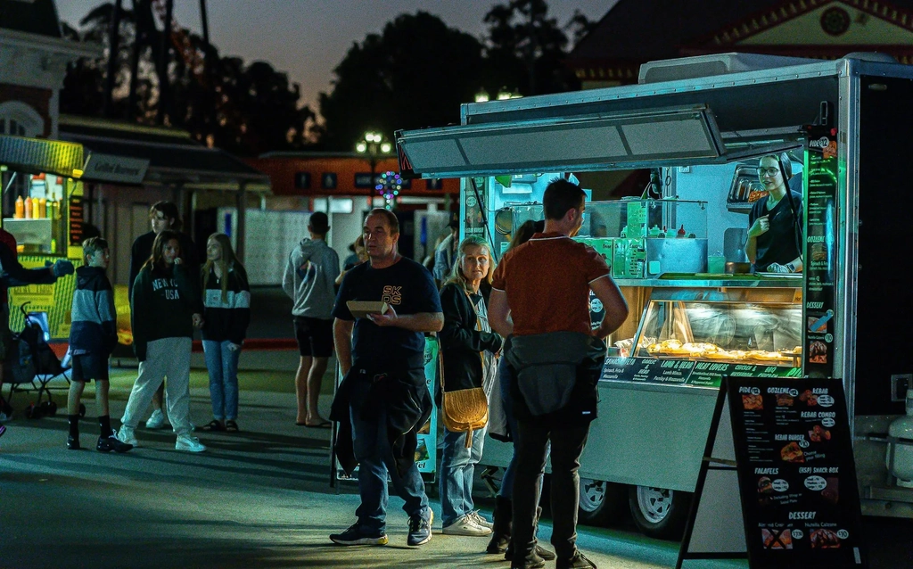 Dreamworld Night Market Image 2