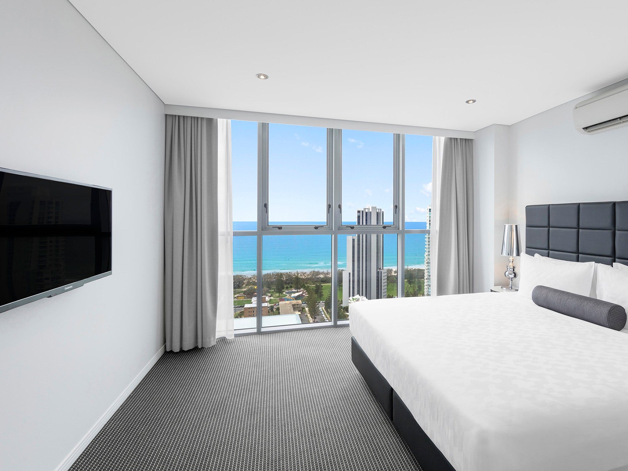 Meriton Suites Broadbeach Destination Gold Coast