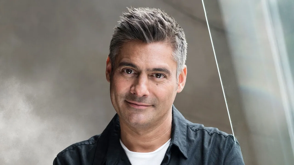 Danny Bhoy: Dear World... Image 1