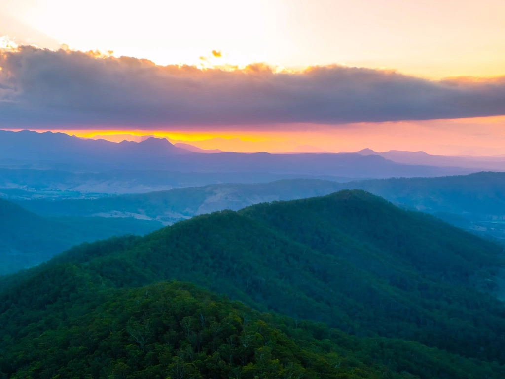 Lamington, Luke's Bluff