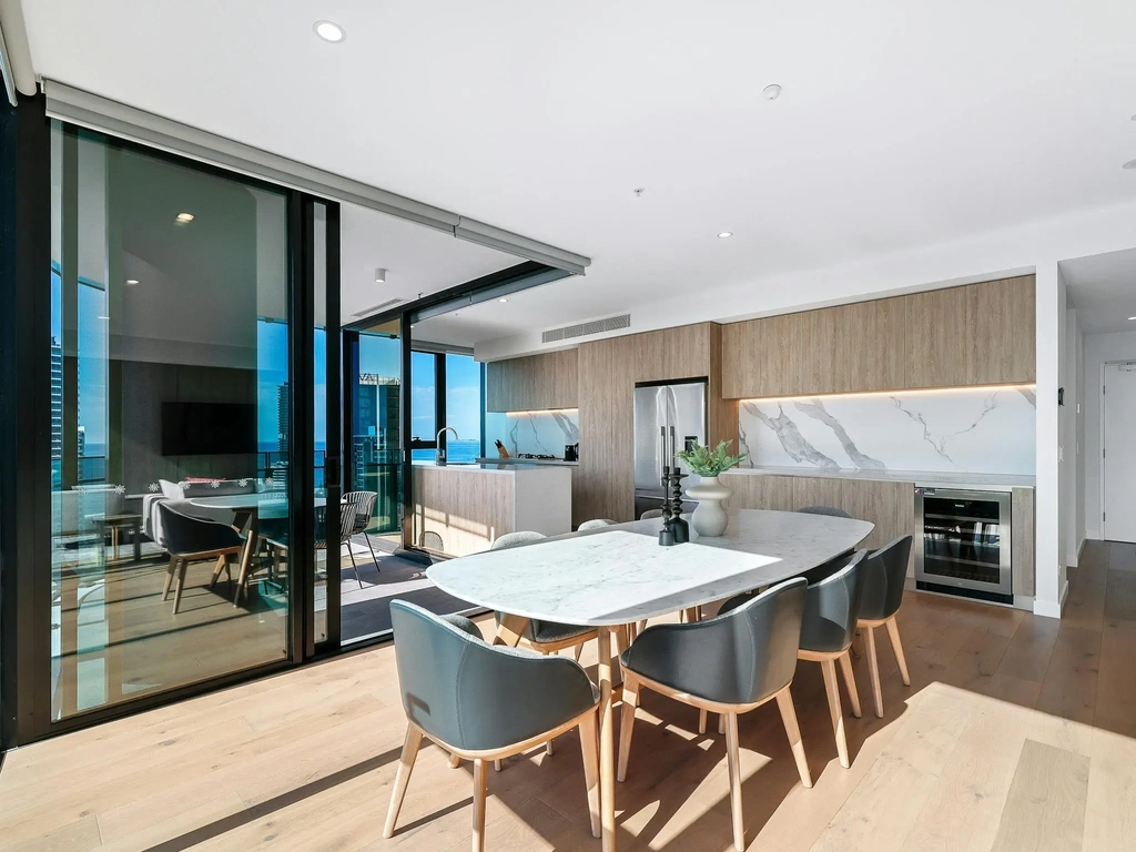 The Star Residences Dining & Kitchen