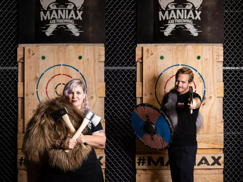 MANIAX Axe Throwing