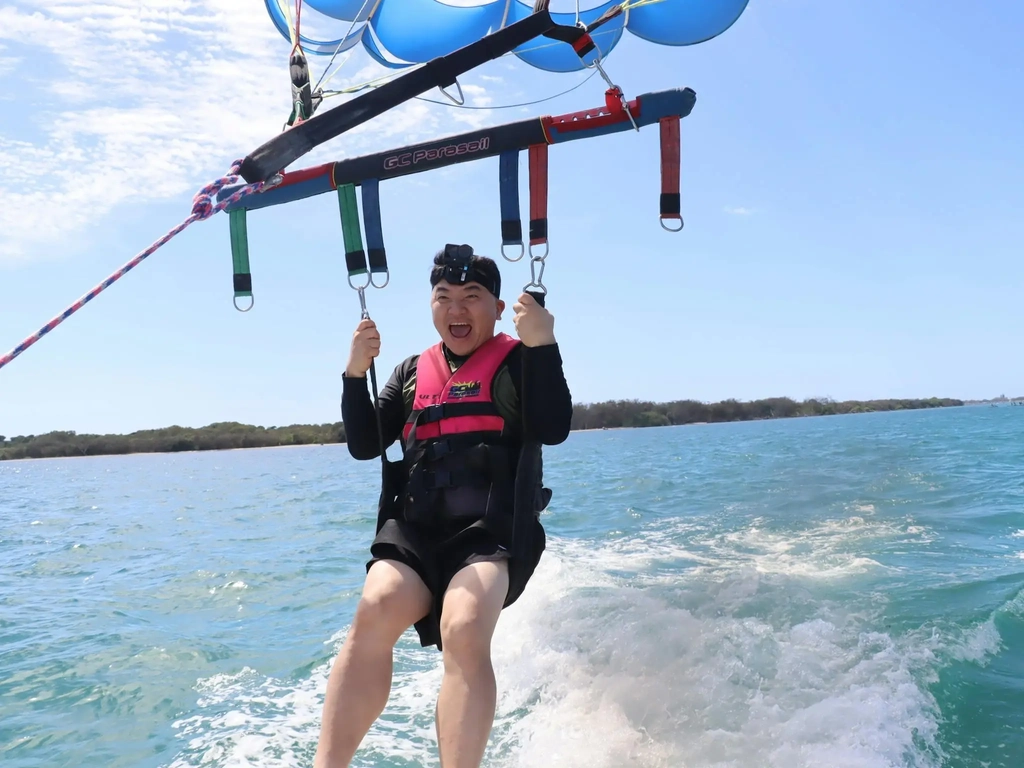 Picture of solo Parasail.