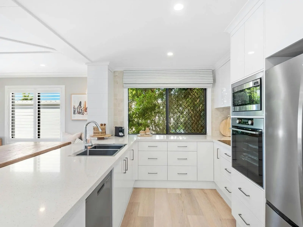 Three bedroom home in Miami - Kitchen