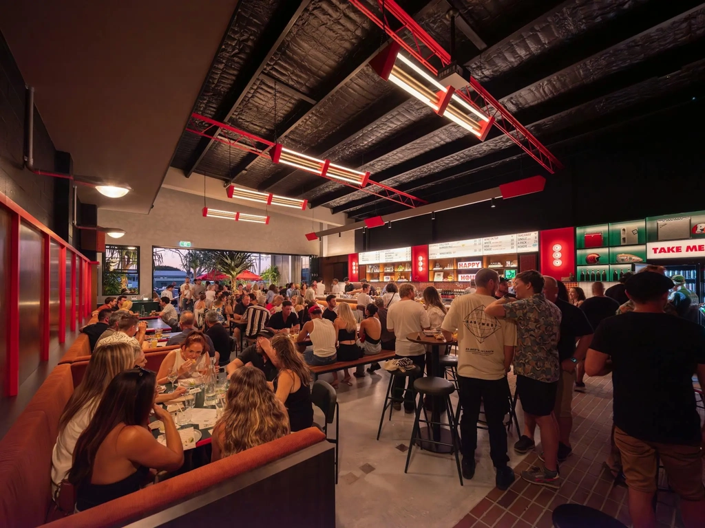 Restaurant & Bar