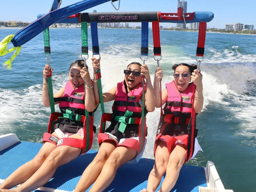 Triple Parasail