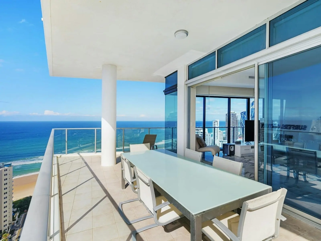 artique penthouse balcony