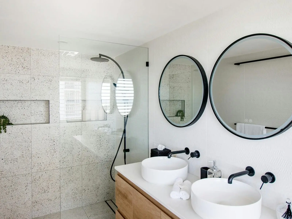 4 Bedroom unit in Palm Beach - Bathroom