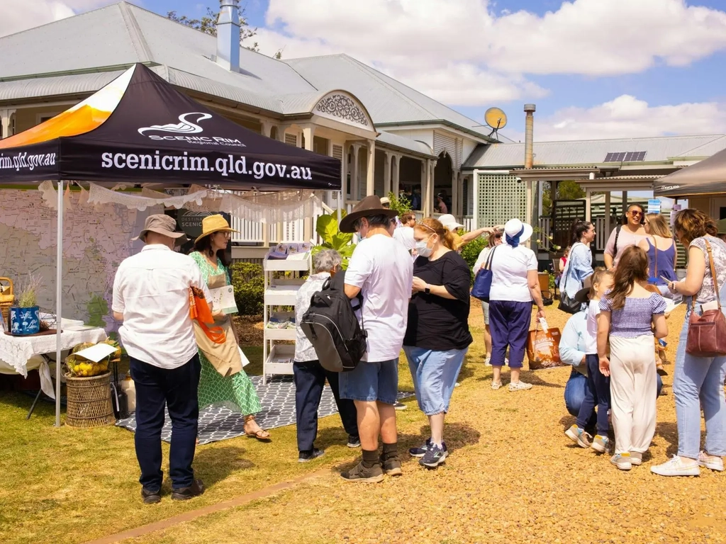 Spring  Markets - Summer Land Camels Image 2