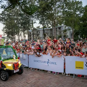 Santa's Arrival & Buggy Parade Image 1